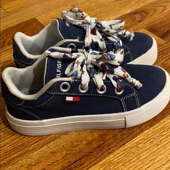 tommy hilfiger trainers size 3